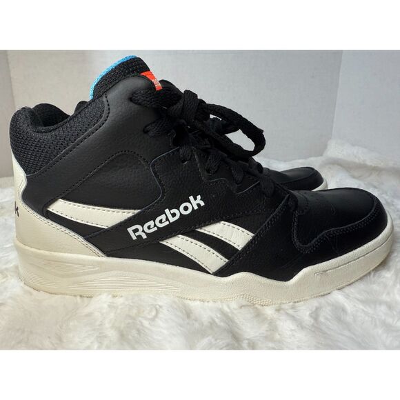 Reebok Men's BB4500 Hi 2 Sneaker Size 8 Store Return Black/White Basketball - Picture 1 of 5